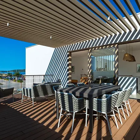 Bronzees Celeste By Irundo * Brodarica (Sibenik-Knin)