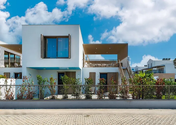 Bronzees Celeste By Irundo Brodarica (Sibenik-Knin)