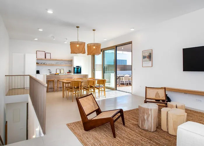 Villa Bronzees Celeste By Irundo *