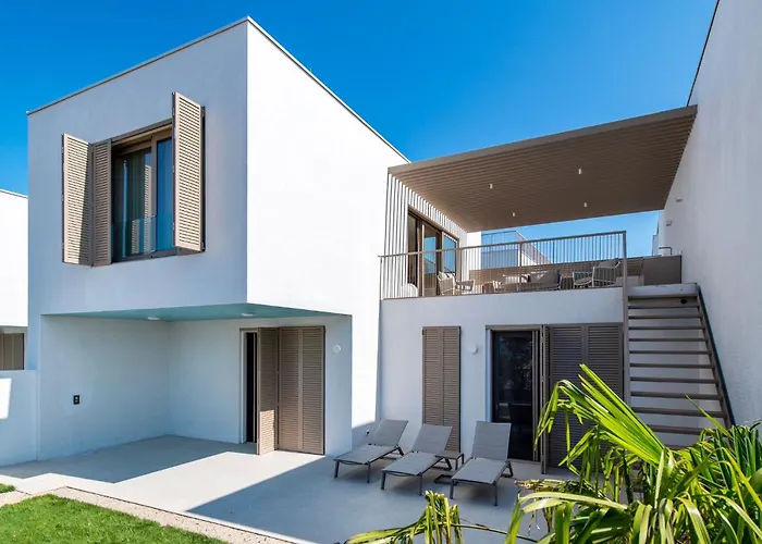 Bronzees Celeste By Irundo Brodarica (Sibenik-Knin)